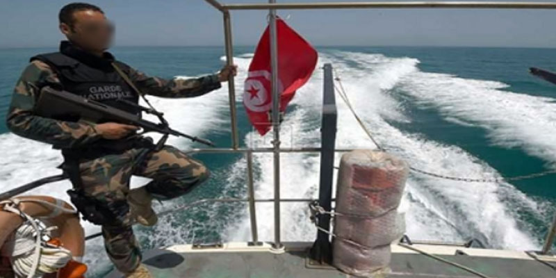  صفاقس: ضبط مركب صيد مسروق على متنه مهاجرون خلسة نحو إيطاليا